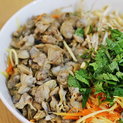 Nộm ruột nghêu